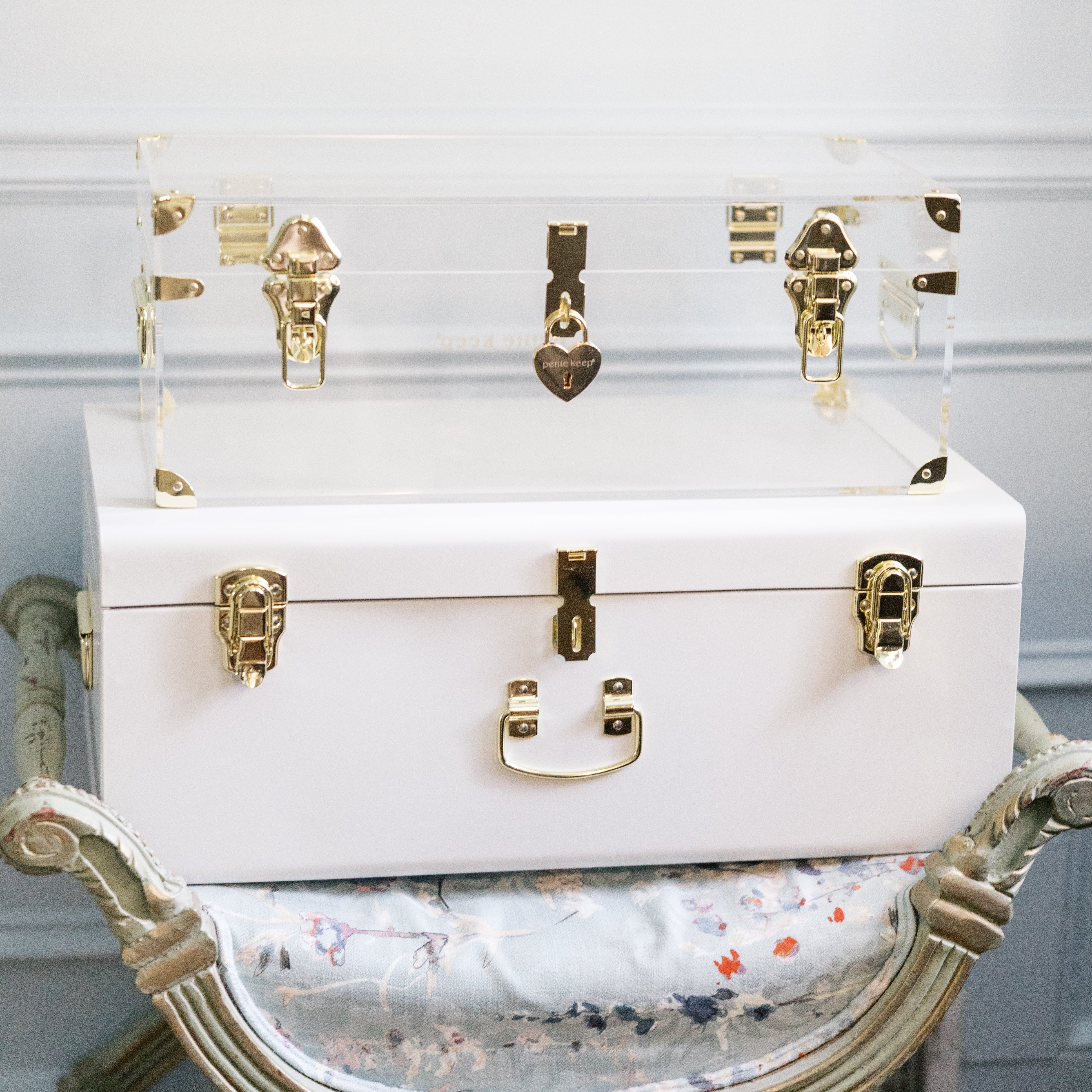 デコパージュꔛ‬ꕤインテリア雑貨♡フタ付スリムBOX♡スズラン♡リメイク Acrylic Keepsake Trunk | Petite Keep
