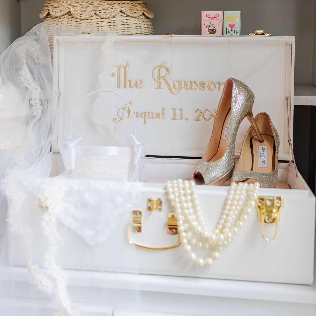 Petite Bridal Trunk - White & Briarcliff Bows