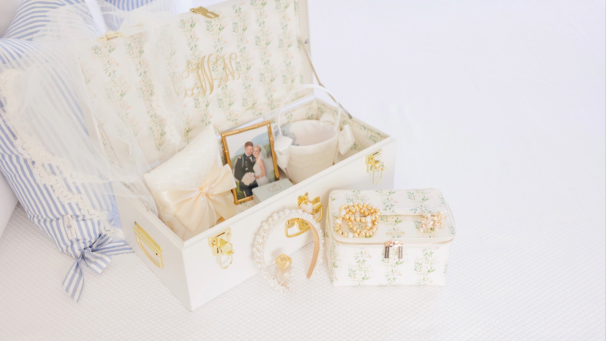 neely and chloe for petite keep bridal collection home page desktop hero image