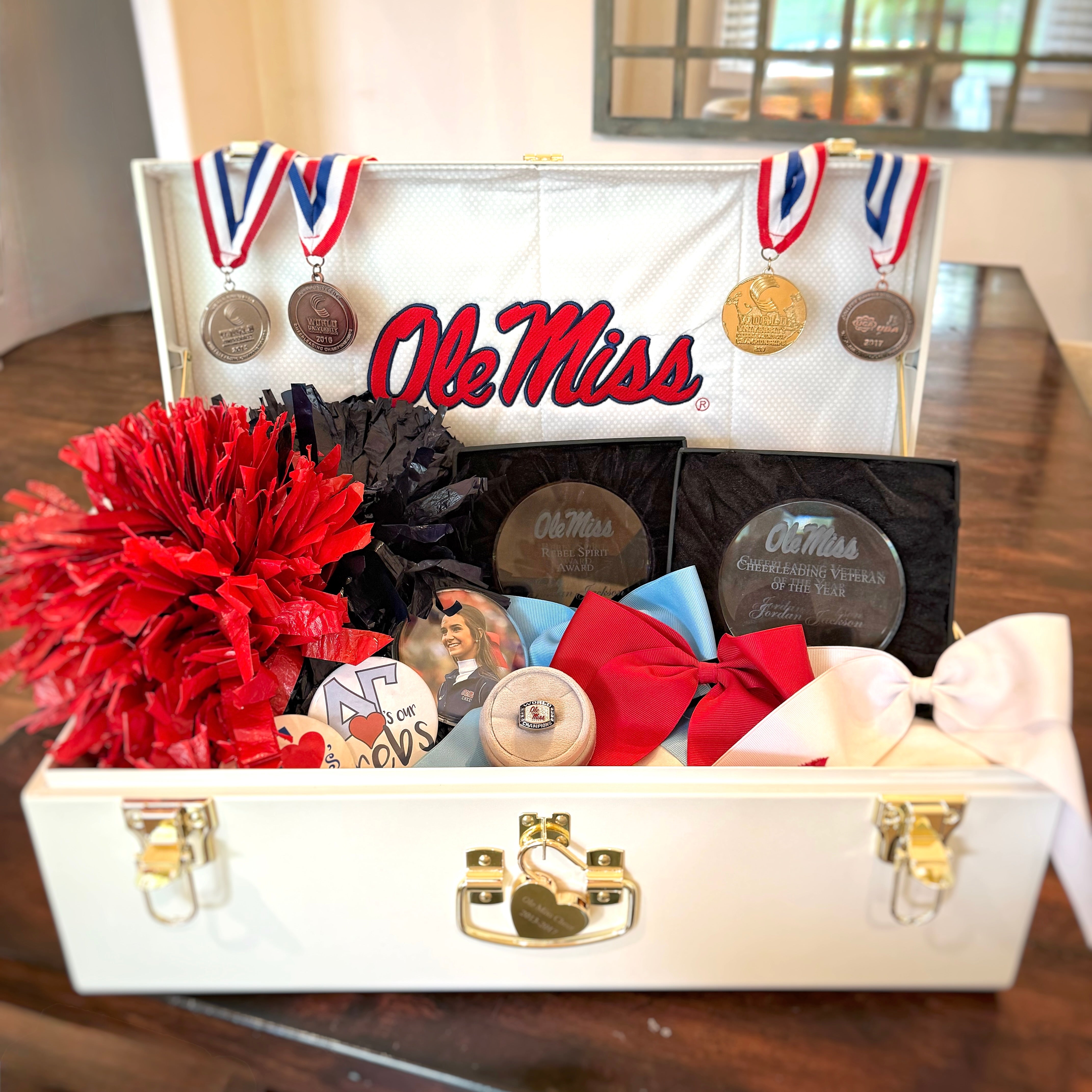 University of Mississippi® Trunk | Petite Keep